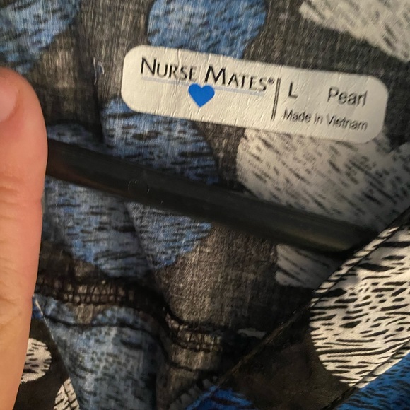 Large scrub top - Picture 2 of 3